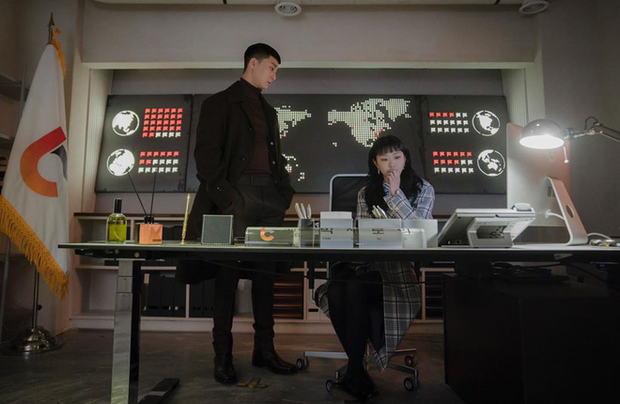 Lộ tạo hình mới của bộ ba Tầng Lớp Itaewon: Soo Ah tóc ngắn siêu sang, Park Seo Joon 7 năm vẫn để đầu hạt dẻ-5