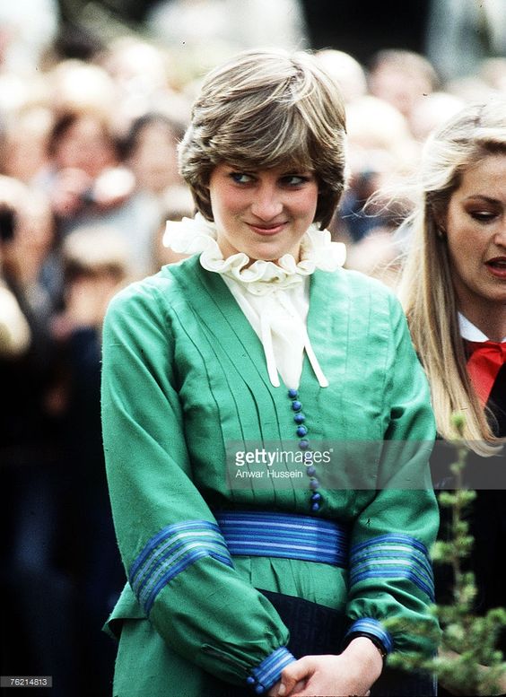 Công nương Diana chính ra cũng mê đồ điệu, loạt váy áo bánh bèo mà các chị em mê mệt được bà diện đẹp xuất sắc chỉ bằng vài chiêu đơn giản-9