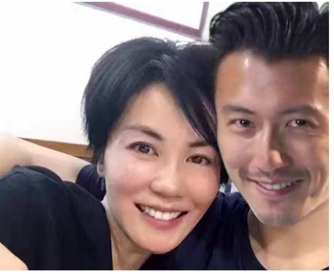 Nội tình vụ ly hôn giữa Vương Phi và Lý Á Bằng bị lộ, liệu đây có phải nguyên nhân thiên hậu Hong Kong quay lại với tình trẻ?-4