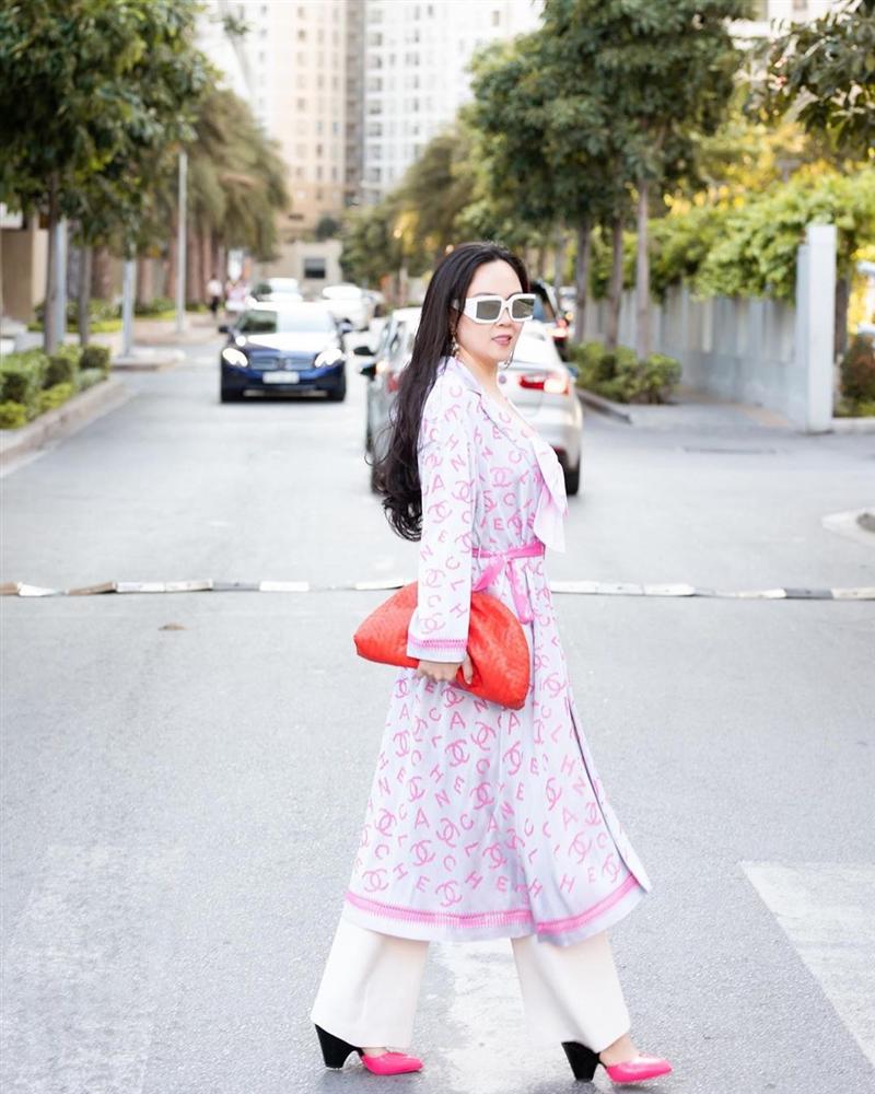 Phượng Chanel bất ngờ thắng thế, Ngọc Trinh dù hở nhiều hơn nhưng vẫn thua người chị đôi ba phần-5