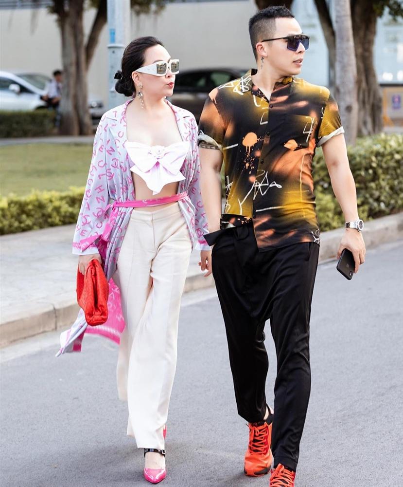 Phượng Chanel bất ngờ thắng thế, Ngọc Trinh dù hở nhiều hơn nhưng vẫn thua người chị đôi ba phần-8