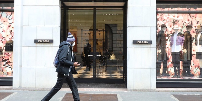 Giọt nước tràn ly ở làng thời trang-3