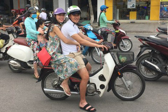 Những lần Thuỷ Tiên - Công Vinh đồng vợ đồng chồng làm việc tốt: Chẳng ngại chi tiền tỷ, ở đâu có lũ có hạn ở đó có cặp đôi-10