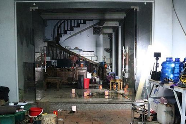 Vụ thiếu nữ 15 tuổi tử vong vì bị bạn trai tẩm xăng đốt: Chị gái khóc hết nước mắt, cố nén nỗi đau để lo hậu sự cho em-4