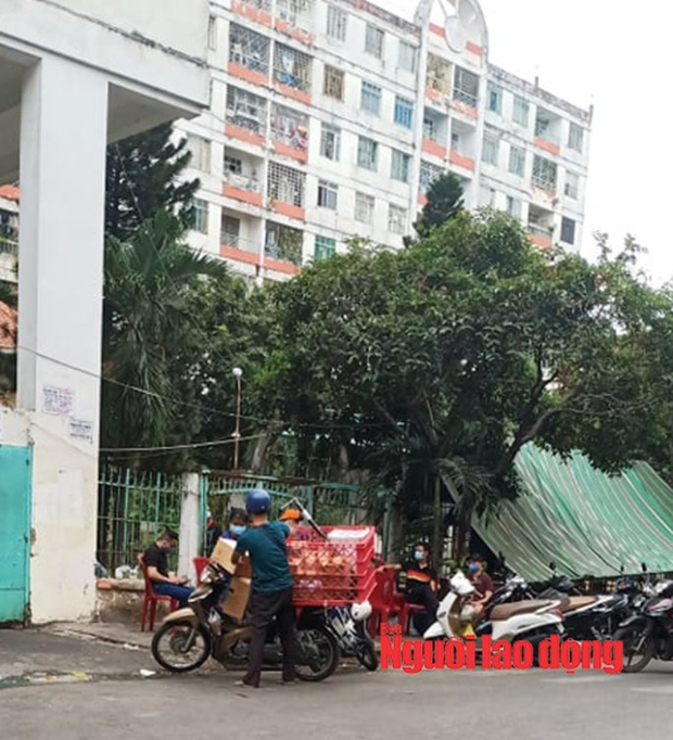 Một người khai báo có liên quan ca bệnh 34: Phong tỏa chung cư Hòa Bình ở TP HCM-5