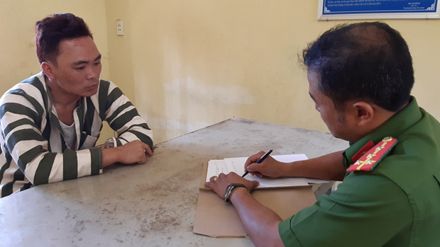 Người đàn ông ngáo đá khống chế 4 học sinh ở trung tâm anh ngữ Đông Âu, đâm công an bị thương-1