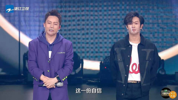 Hình ảnh gây sốt Weibo: Dàn HLV và thí sinh show thực tế đeo khẩu trang dã chiến giữa đại dịch COVID-19-4