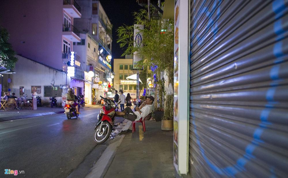 Phố Tây Bùi Viện vắng bóng khách-7