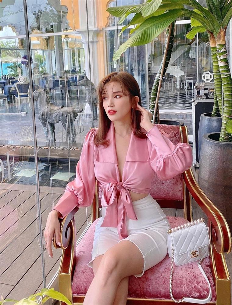 STREET STYLE: Chi Pu thể hiện trình độ mix màu cao tay - Phương Mỹ Chi lên đồ đúng tuổi-11