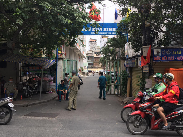 TP.HCM cách ly chung cư hơn 1.000 dân nơi bệnh nhân thứ 48 sinh sống: Nội bất xuất, ngoại bất nhập-1