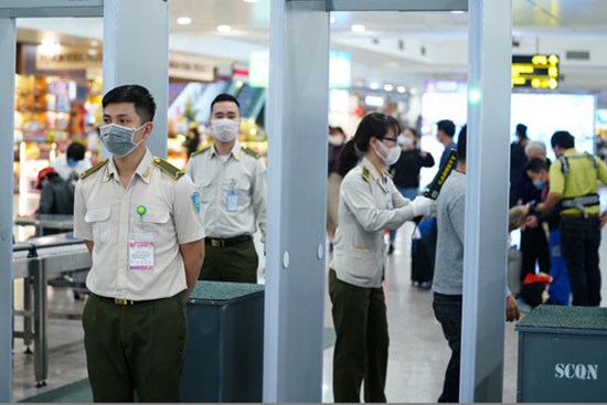 88 khách nước ngoài trên chuyến bay có tiếp viên mắc Covid-19 lưu trú tại 36 khách sạn ở Hà Nội