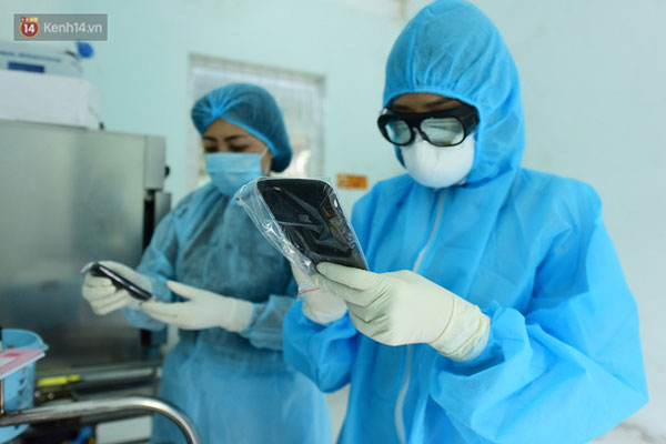 Hà Nội - nơi bệnh nhân 50 nhiễm Covid-19 sinh sống: Nhiều cửa hàng treo biển mong khách thông cảm, nghỉ bán hàng-9