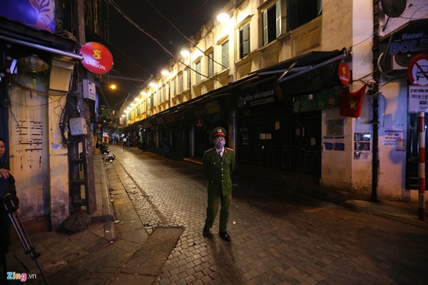 Hà Nội: Quán bar phố Tây Tạ Hiện tạm ngừng hoạt động, mong khách giữ sức khỏe trong dịch bệnh-7