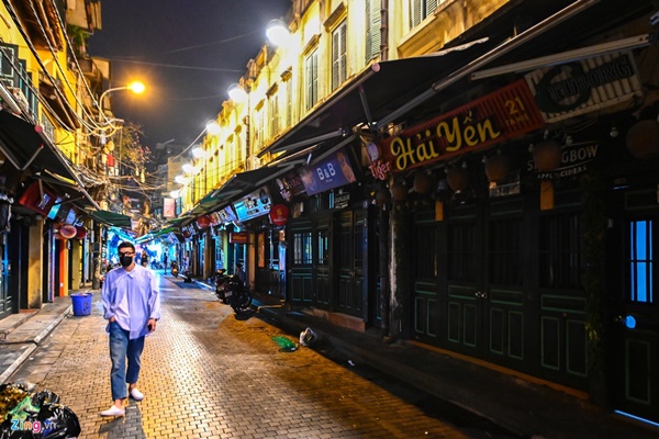 Hà Nội: Quán bar phố Tây Tạ Hiện tạm ngừng hoạt động, mong khách giữ sức khỏe trong dịch bệnh-3