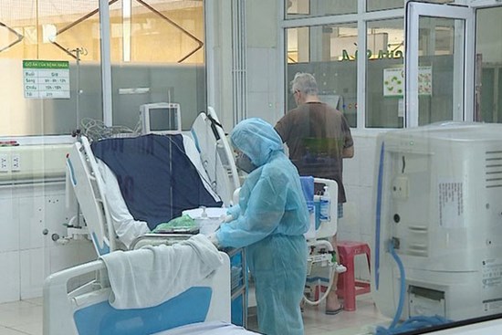 Thu phí điều trị Covid-19 với người nước ngoài