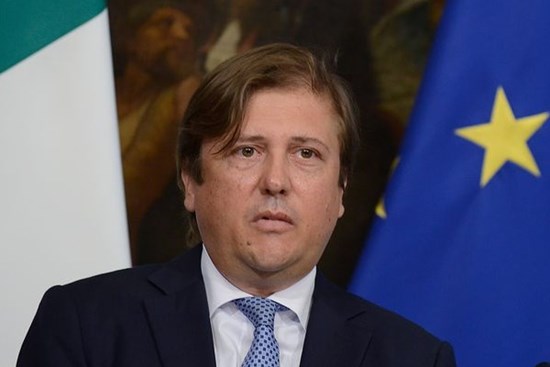 Thứ trưởng Y tế Italy nhiễm virus corona