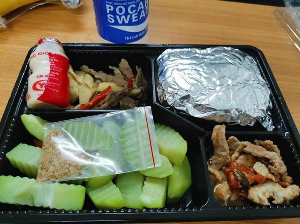 Hotgirl Việt khoe những bữa cơm tuyệt ngon khi cách ly tập trung, fan tấm tắc hơn cả nghỉ dưỡng-11