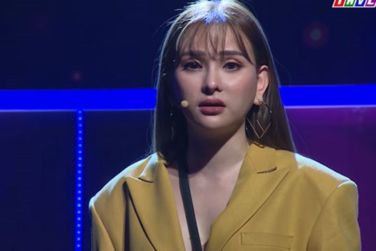 Thu Thủy bật khóc xin lỗi chồng: