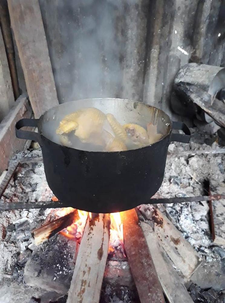 Gia đình 5 người sống cách trung tâm Hà Nội 20km mà mỗi tháng chi tiêu thoải mái chỉ hết 5 triệu, để dành được 15 triệu đồng-8