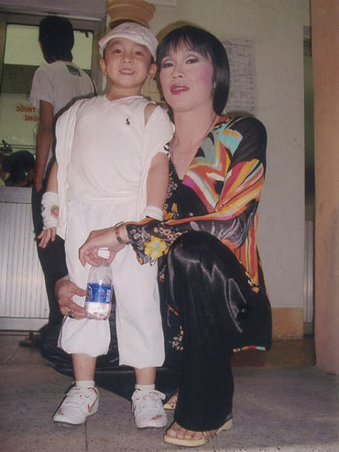 Hiện tượng nhí từng đánh bại” Phương Mỹ Chi, được Hoài Linh nhận nuôi từ 4 tuổi giờ ra sao?-2