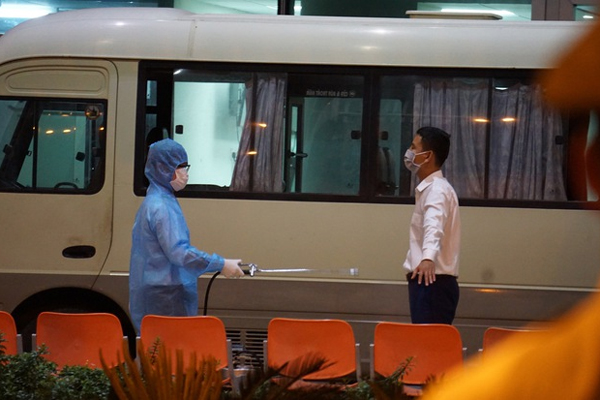 Bắt giữ người phụ nữ tiêm vắc xin phòng ngừa Covid-19 cho nhiều người-2