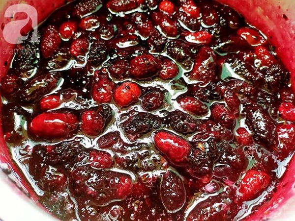 Mùa dâu tằm chín rộ, mẹ đảm làm siro dâu tằm để giải nhiệt mùa hè-4