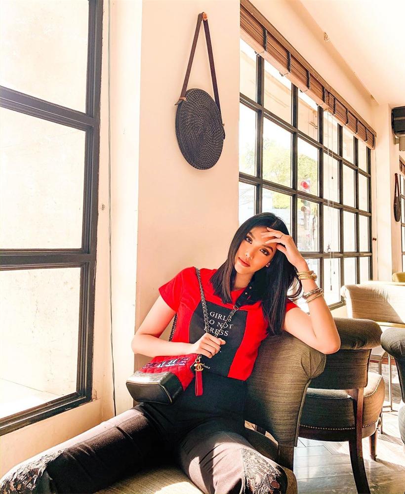 Street style sao Việt: Ngọc Trinh lộ chân gân guốc, chị đại Lệ Quyên eo bé đến mức như bơi trong váy-11