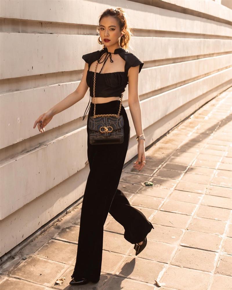 Street style sao Việt: Ngọc Trinh lộ chân gân guốc, chị đại Lệ Quyên eo bé đến mức như bơi trong váy-14