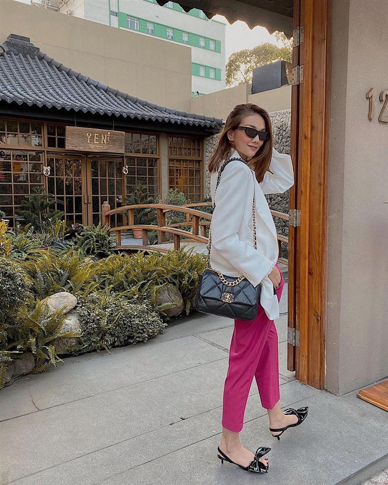 Street style sao Việt: Ngọc Trinh lộ chân gân guốc, chị đại Lệ Quyên eo bé đến mức như bơi trong váy-4