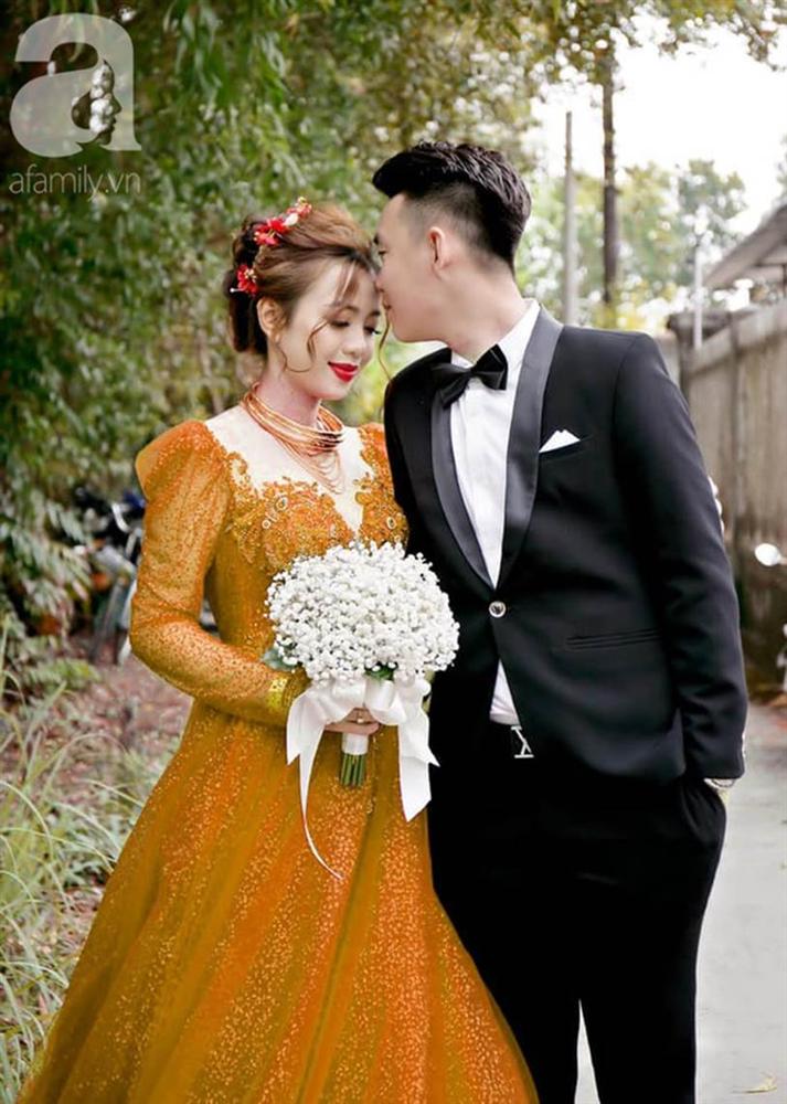 MXH xôn xao với bài đăng cô dâu 7 màu nhận về 24k like, chú rể tiết lộ sự thật bất ngờ đằng sau màn thay váy nhanh như chớp-7