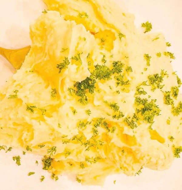 Chồng đại gia than nấu ăn mất 1,5 tiếng, mẹ bỉm sữa Lan Khuê kêu mệt vì bày bừa-5