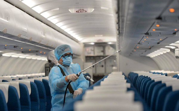 Hà Nội ghi nhận nữ tiếp viên Vietnam Airlines dương tính lần 1 với Covid-19 sau 8 ngày có kết quả âm tính-1