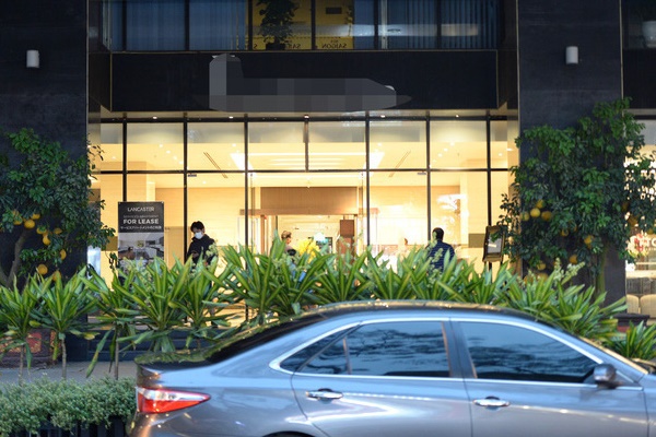 Một nữ tiếp viên cùng chuyến bay VN18 với bệnh nhân Covid-19 thứ 50 có biểu hiện ho, sốt-1