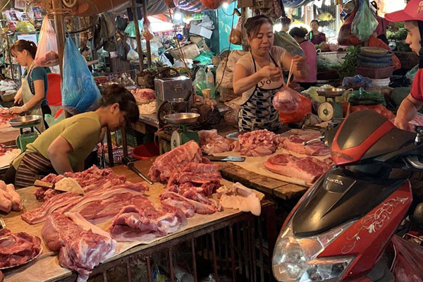 50.000 tấn thịt lợn đổ về, dân Việt được ăn lợn giá rẻ-2