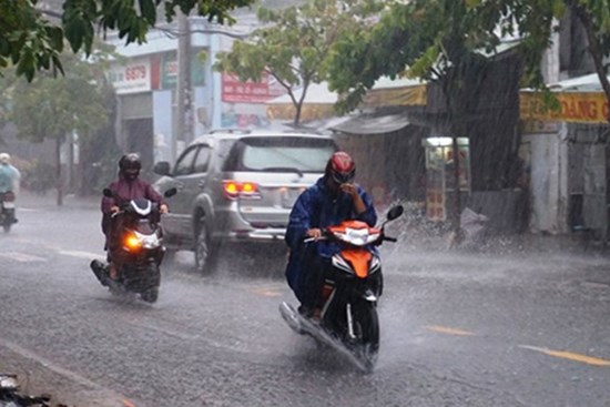 Thời tiết hôm nay 17/3, Hà Nội mưa giông, trời chuyển lạnh