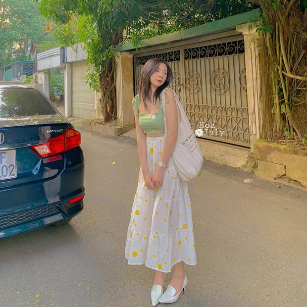 Street style hội gái xinh mặc đẹp Instagram: Chỉ cần chân váy xinh hoặc quần hack dáng” là đạt điểm 10 rồi-12