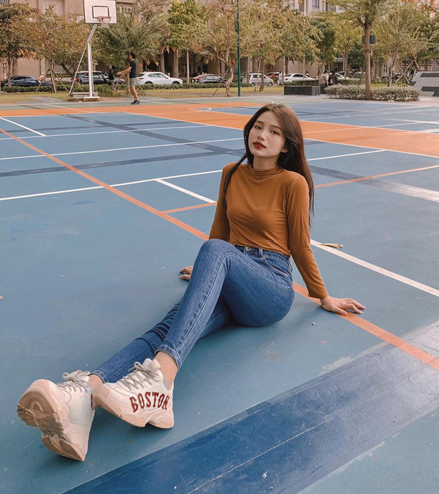 Street style hội gái xinh mặc đẹp Instagram: Chỉ cần chân váy xinh hoặc quần hack dáng” là đạt điểm 10 rồi-4