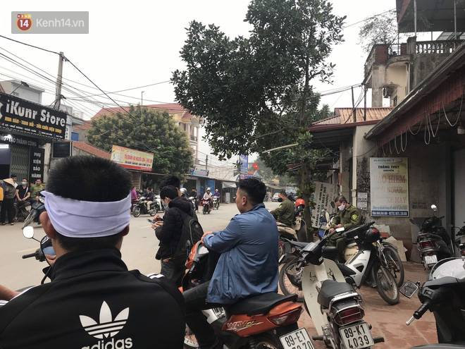 Người cháu nặng lòng kể lại giây phút bất lực nhìn gia đình chú ruột chìm trong biển lửa: Nửa đêm tôi bơi qua hồ nước, lấy xà beng phá cửa nhưng...-3