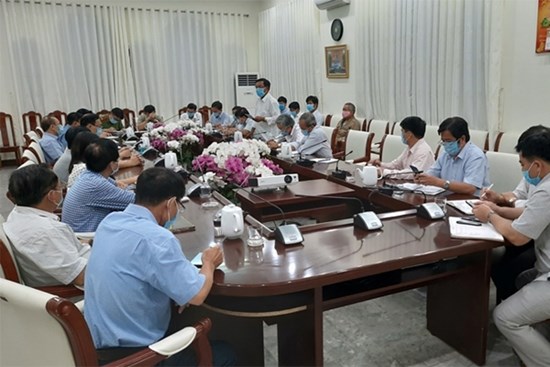 Bệnh nhân thứ 61 dự đám cưới, Ninh Thuận họp khẩn