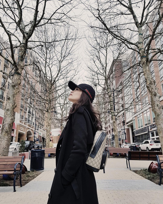 Đông Nhi sở hữu cả loạt túi hiệu đắt đỏ, chiếc nào chiếc nấy diện lên đều sang chảnh ngút ngàn-9