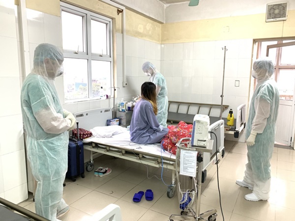 Tận mắt xem bác sĩ điều trị bệnh nhân nhiễm Covid-19 tại Quảng Ninh-2