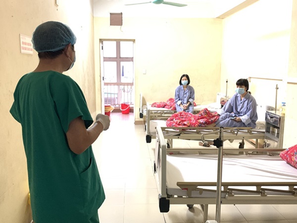 Tận mắt xem bác sĩ điều trị bệnh nhân nhiễm Covid-19 tại Quảng Ninh-4