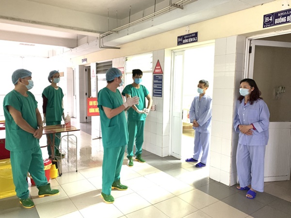 Tận mắt xem bác sĩ điều trị bệnh nhân nhiễm Covid-19 tại Quảng Ninh-5