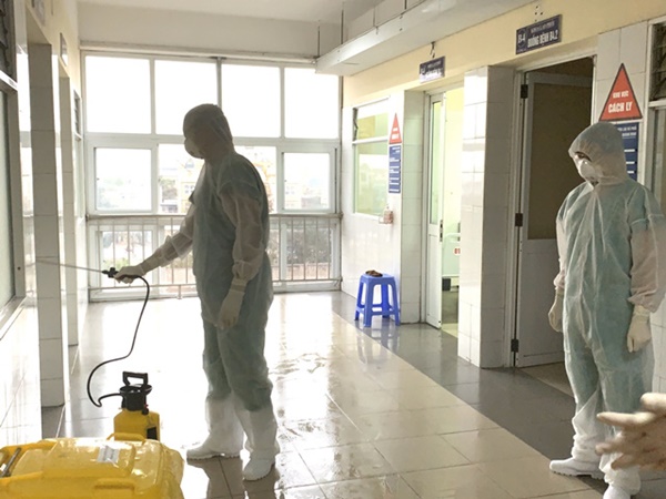 Tận mắt xem bác sĩ điều trị bệnh nhân nhiễm Covid-19 tại Quảng Ninh-9