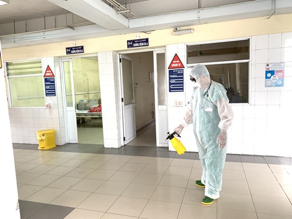 Tận mắt xem bác sĩ điều trị bệnh nhân nhiễm Covid-19 tại Quảng Ninh-10