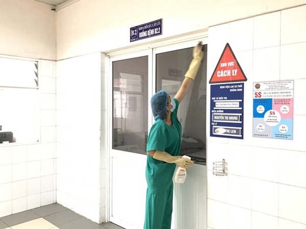 Tận mắt xem bác sĩ điều trị bệnh nhân nhiễm Covid-19 tại Quảng Ninh-11