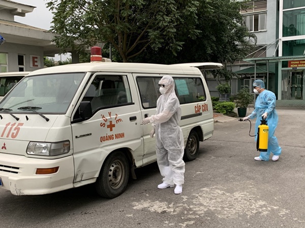 Tận mắt xem bác sĩ điều trị bệnh nhân nhiễm Covid-19 tại Quảng Ninh-12