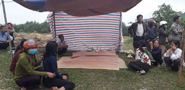 Nghỉ học bố mẹ gửi về quê, hai anh em ruột đuối nước-1