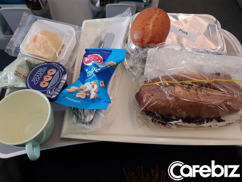 Câu chuyện của hành khách trên chuyến bay cuối cùng rời khỏi châu Âu: Điều quan trọng nhất không phải là bị nhiễm Covid-19 hay không, mà là có về được Việt Nam hay không!-2