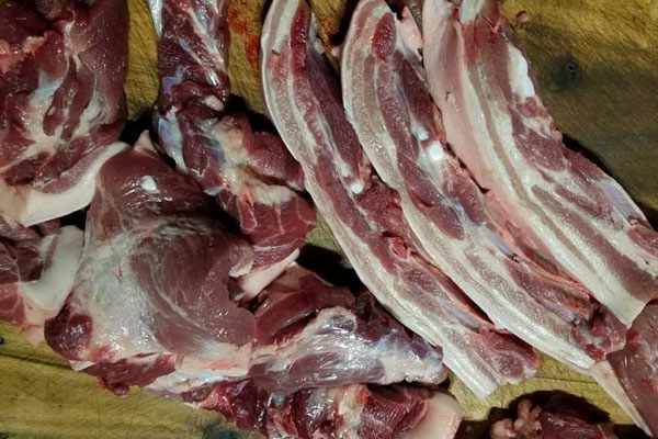 Mùa dịch ế ẩm, chủ quán mang cả nồi lẩu đến nhà cho khách thuê-5